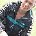 Uzzi, 40 лет