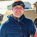 Прямой, 44 года
